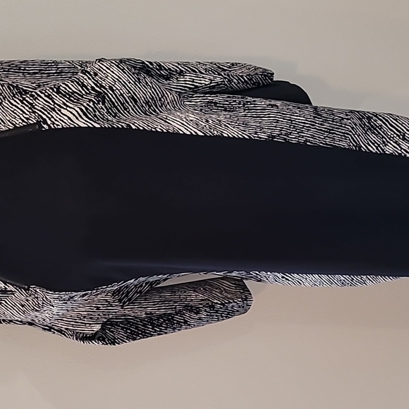 Black dress with unique zebra design - Picture 2 of 4